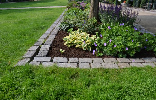 Flower Bed Mulching in Bellingham